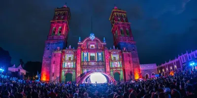 Puebla brilla con el Festival Glow México 2026; llega a su recta final