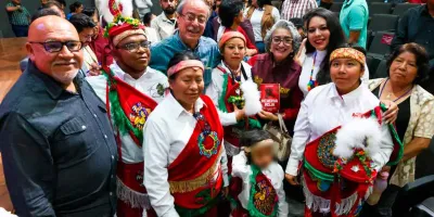 Impulsan Tonantzin Fernández y Fritz Glockner la lectura en San Pedro Cholula