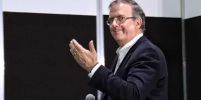 ¿Abuso de poder? Indagan a Marcelo Ebrard por estancia de su hijo en Londres