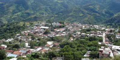 Atlixtac bajo ataque: familias huyen al monte y denuncian bombas e incendios