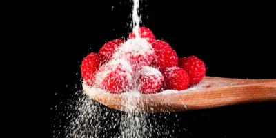 ¿El jugo de naranja no es igual al refresco? Estudio revela diferencias clave en el azúcar