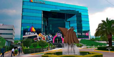 Claudia Sheinbaum revive polémica por privatización de TV Azteca y cuestiona adeudos de Ricardo Salinas Pliego