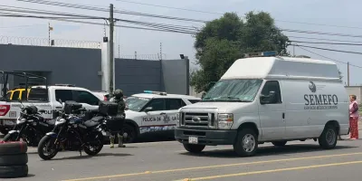 Encuentran hombre encobijado en plena vía pública en San Miguel Canoa