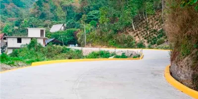  Habitantes de Tlalmaya y Papatlatla, en Huauchinango, recibieron obras de pavimentación