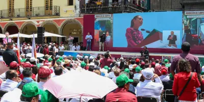 Morenistas poblanos festejaron en el zócalo el "Segundo Piso" de la 4T