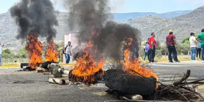 Mitla bajo tensión: desalojo a balazos deja heridos y CNTE rompe diálogo