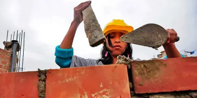 Crece participación de mujeres en construcción y fortalece al sector en Puebla