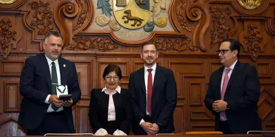 BUAP y REDDU entregan presea “Dr. Jorge Carpizo” al rector de la UABC