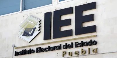 Suman 11 quejas ante el IEE por promoción anticipada en Puebla
