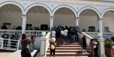 Diputados ya tienen la petición para quitar a la edil de Acatlán 