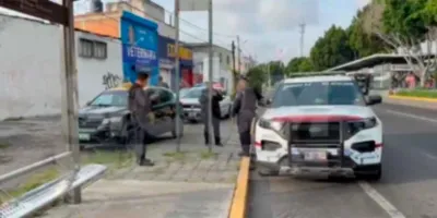 Persecución en Puebla termina con la detención de dos sujetos tras robo a OXXO