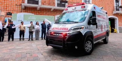 Atlixco prioriza la vida; Ariadna Ayala entregó ambulancia