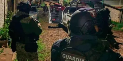Seis presuntos integrantes de un grupo armado murieron tras un enfrentamiento con la Guardia Nacional en Uruapan, Michoacán. Las autoridades también detuvieron a una persona y aseguraron armas, vehículos y equipo táctico.