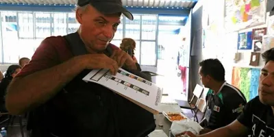 INE analiza crear una boleta braille electrónica con audio y códigos QR para hacer más accesible el voto