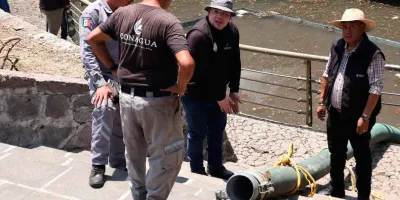 Supervisa Pepe Chedraui labores de drenado en el Puente de Ovando para restablecer la circulación segura