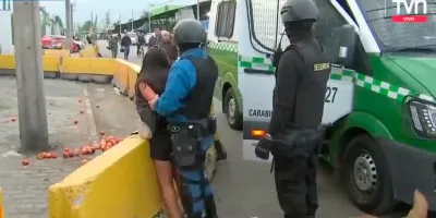 Tiroteo en mercado de Chile: mujer arrebata arma a guardia y deja varios heridos durante transmisión en vivo