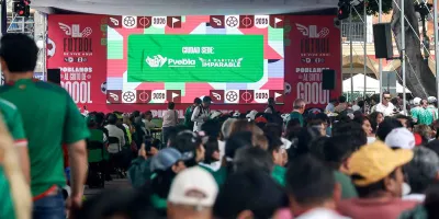 Fiesta mundialista en Puebla: aficionados celebran triunfo de México en el Centro Histórico
