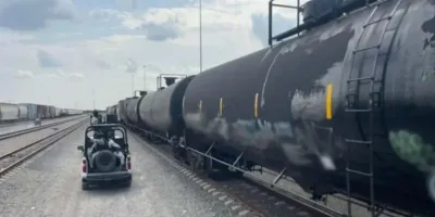 Acusan a 3 militares de ingresar ¡144 millones de litros de huachicol fiscal!