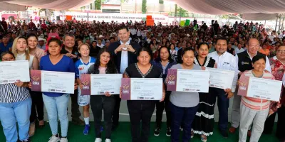 Alejandro Armenta entrega apoyos al campo en Tehuacán y anuncia 1,800 equipos agrícolas