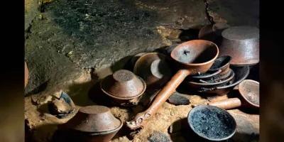 Hallan 179 piezas prehispánicas en una cueva de Chiapas: el INAH descubre un santuario zoque intacto por más de mil años