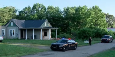 Hallan a 16 niños en una casa de Ohio; vivían entre excrementos y basura