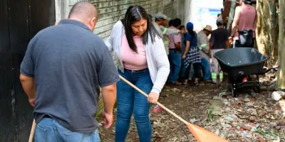 Limpieza y mantenimiento para mejorar espacios públicos en Huauchinango