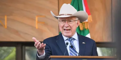 "No fue nuestro avión, ni nuestra operación": Ken Salazar responde a la FGR por la captura de "El Mayo" Zambada
