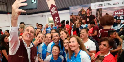 Pepe Chedraui sostiene encuentro con equipos poblanos rumbo al Festival Máster de Voleibol
