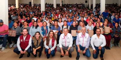 Fortalecen Pepe Chedraui y MariElise Budib seguridad alimentaria con entrega de despensas en San Francisco Totimehuacan