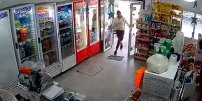 Madre de presunto asaltante exige retirar la denuncia contra su hijo por ser menor de edad; el video se vuelve viral