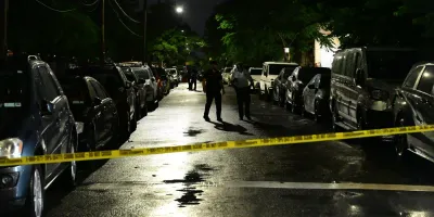 Un hombre con pasamontañas desata el terror en Nueva York al disparar en una fiesta el Día de la Independencia