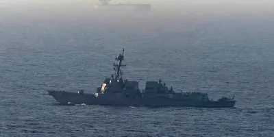 Trump retira el cobro a barcos que crucen el Estrecho de Ormuz