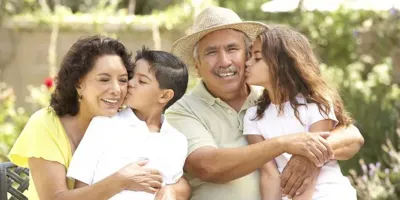 Día del Abuelo 2026: origen de la celebración del 28 de agosto