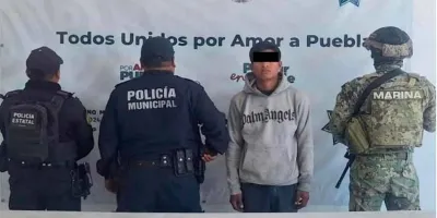 Capturan a presunto narcomenudista con 15 dosis de metanfetamina en Tehuacán