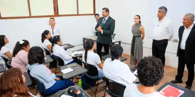 Más espacios para estudiar; USEP recibe a 3 mil 515 estudiantes