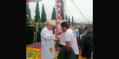 Histórica llegada de 4 mil jinetes a Serdán para visitar al Padre Jesús