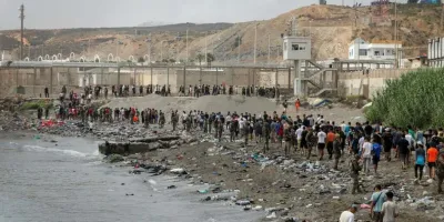 Suben a 72 los migrantes muertos en la crisis entre Marruecos y Ceuta; España refuerza la frontera