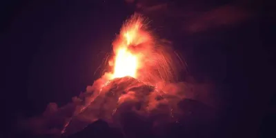 Erupción del volcán de Fuego pone en alerta a Guatemala; suspenden clases y evacúan comunidades