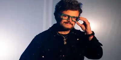  Aleks Syntek enfrenta abucheos tras polémico concierto del Grito en CDMX. VIDEO