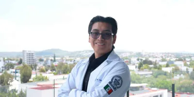 Egresado BUAP competirá por llevar experimento celular a la ISS