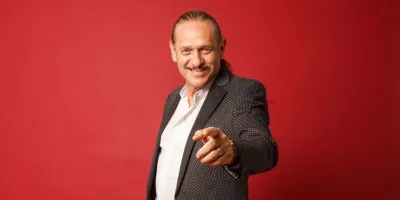 Teo González llega a Tlaxcala con imitaciones, humor y más de 45 años de carrera
