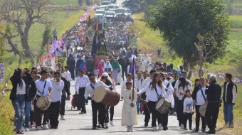 En Atlixco, más de 10 mil personas participan en la Procesión del Silencio