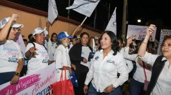 Guadalupe Cuautle presenta su agenda de infraestructura a pobladores de la Delegación Atlixcáyotl