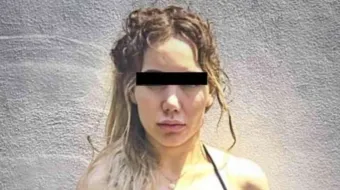 Mujer apuñala a su novio, discutieron en el auto 