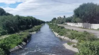 En Tehuacán, cae vehículo con familia al dren de Valsequillo ¡QUÉ SUSTO!