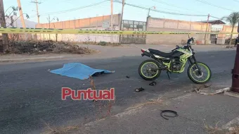 Atropellan a motociclistas; uno muere y otro resulta herido en Huejotzingo