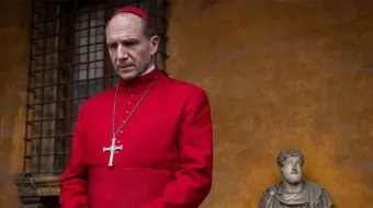 El estreno imperdible “Cónclave”, un filme polémico