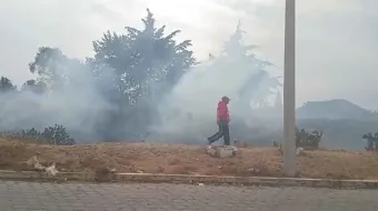Incendio consume vivienda en Serdán; solo pérdidas materiales