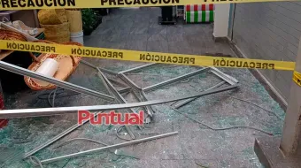PC atiende caída de cancel en mercado Domingo Arenas de Texmelucan