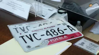 Armenta anuncia que NO habrá reemplacamiento para autos particulares en Puebla 